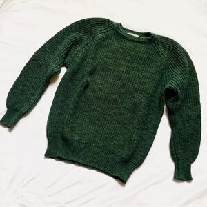LL Bean men's sweater in rich forest green Like New! Size L